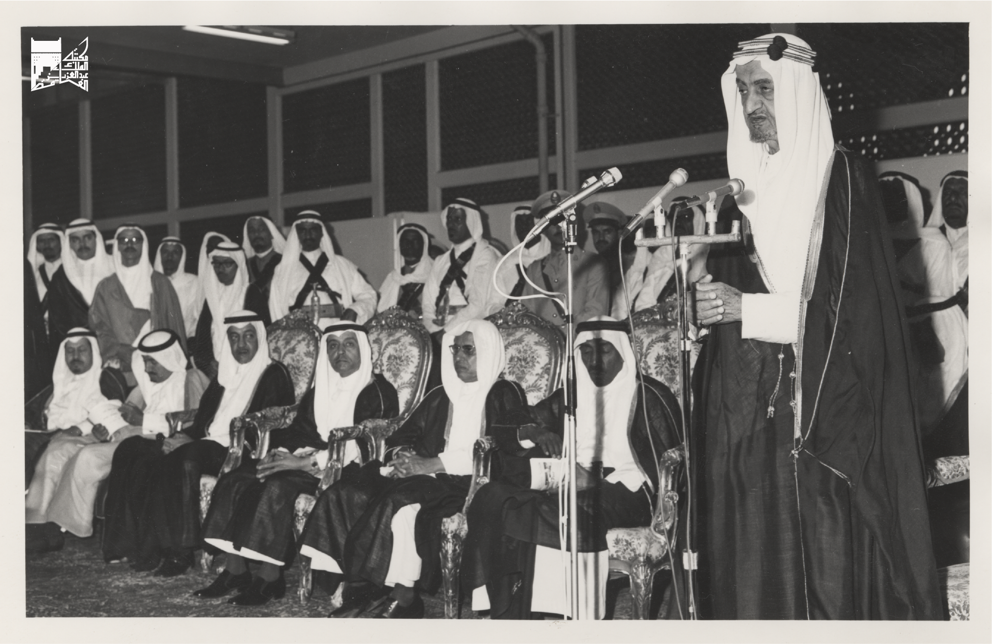 تميز بدعم الثقافة والمعرفة وحب الاطلاع.. صور نادرة للأمير مساعد بن عبدالرحمن ضمن مركز صور مكتبة الملك عبدالعزيز العامة 