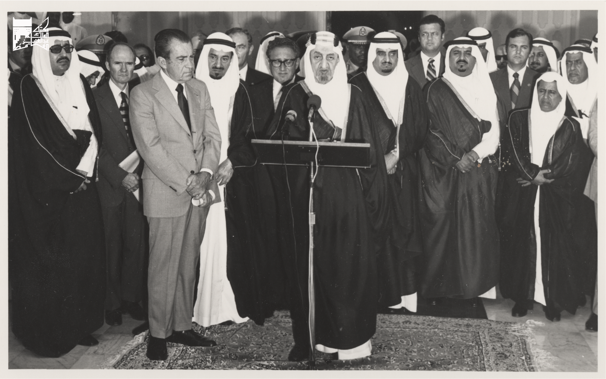 تميز بدعم الثقافة والمعرفة وحب الاطلاع.. صور نادرة للأمير مساعد بن عبدالرحمن ضمن مركز صور مكتبة الملك عبدالعزيز العامة تميز بدعم الثقافة والمعرفة وحب الاطلاع.. صور نادرة للأمير مساعد بن عبدالرحمن ضمن مركز صور مكتبة الملك عبدالعزيز العامة