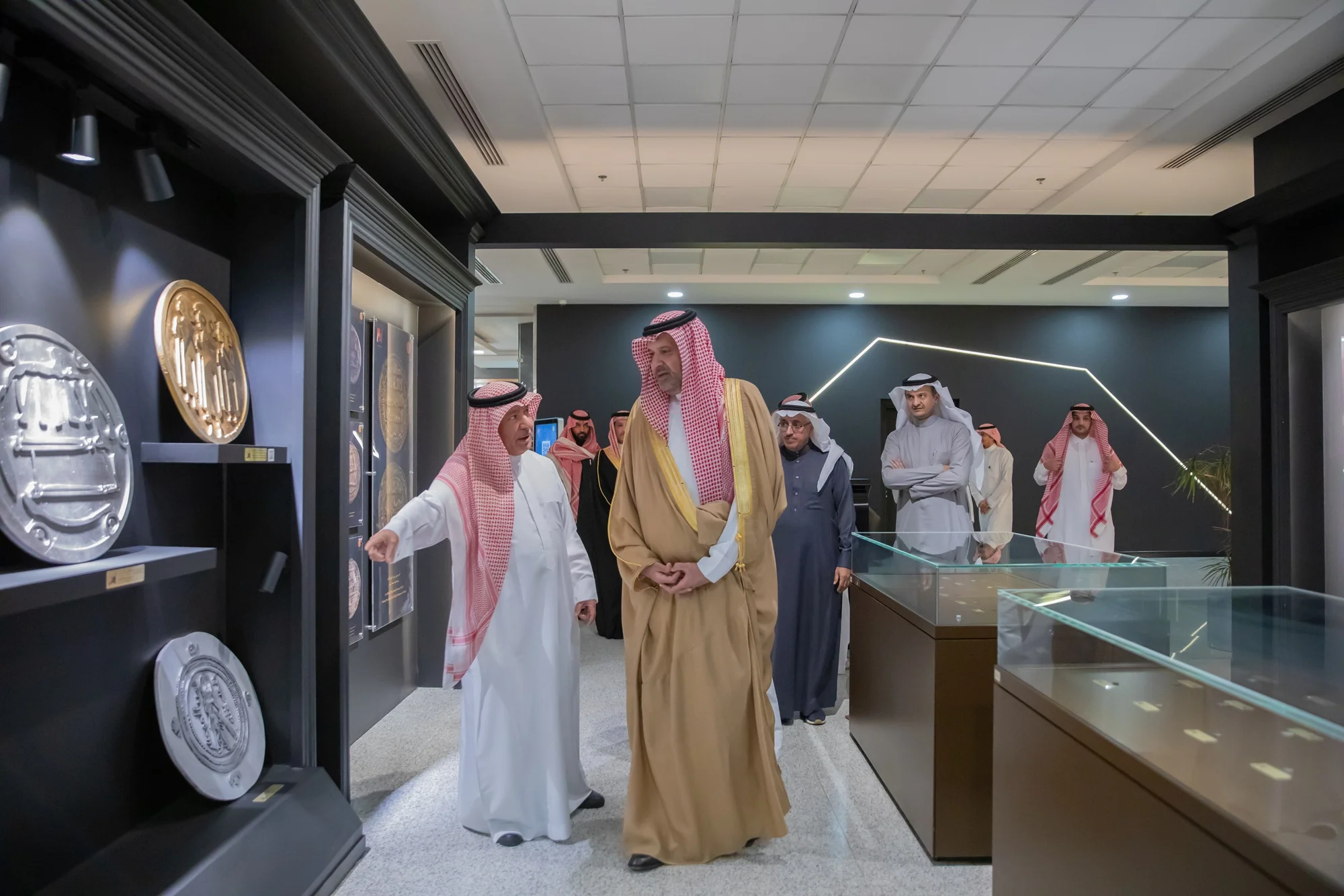 Prince Faisal bin Salman visits Riyadh branch