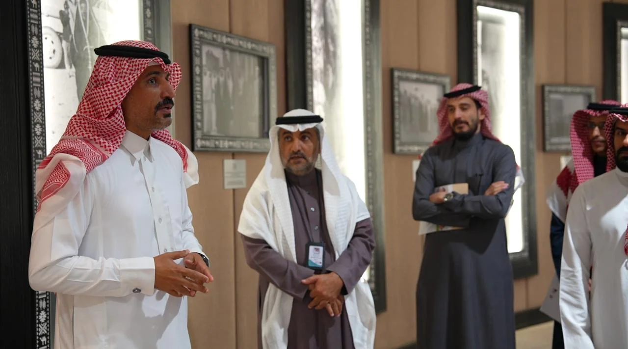 30 متدربًا من برنامج الإرشاد السياحي يزورون مكتبة الملك عبدالعزيز العامة